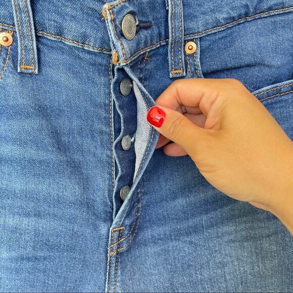 Levi's Womens Button Fly Distressed Wedgie Skinny Jeans Size 29 - Picture 5 of 8